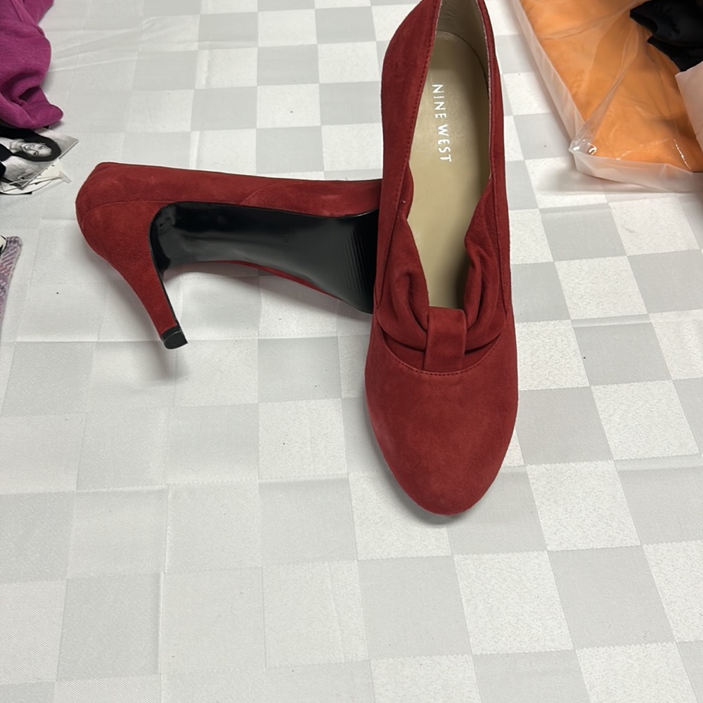 Red - Picture 2 of 3